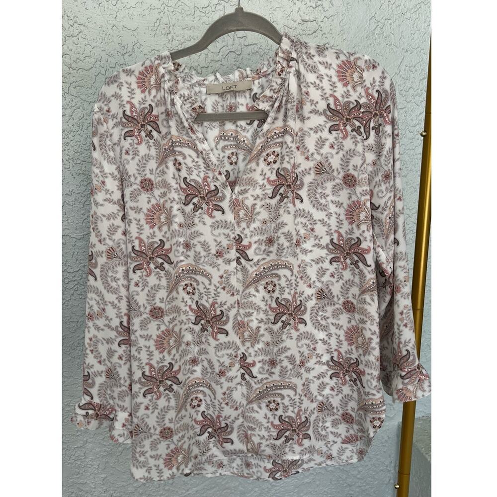 Loft Women's Beautiful Blouse - Delicate Print, Size Small Cream Pink